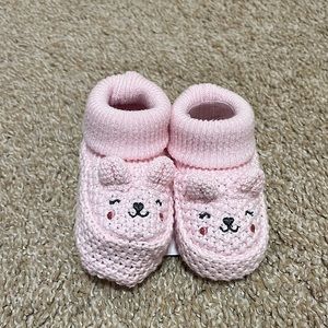 NWT Newborn baby girl bear booties.